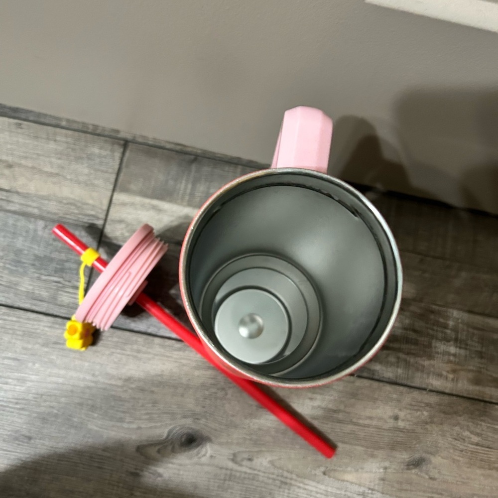 40 oz Simple Modern Trek Tumbler featuring a pink handle and a coral-colored - Picture 6 of 6